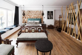 Hard Loft διακοσμημένο σε λευκό φόντο.